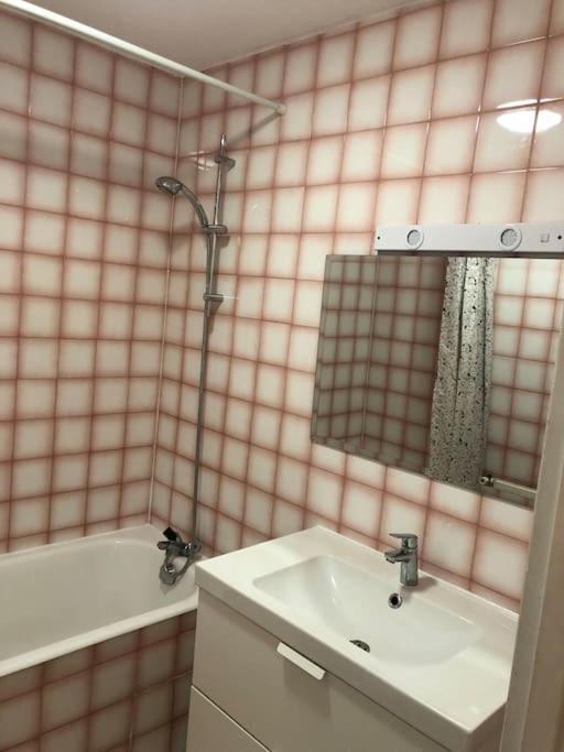 Superbe Appartement En Plein Centre Ville. 永河畔拉罗什 外观 照片