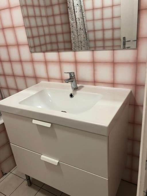 Superbe Appartement En Plein Centre Ville. 永河畔拉罗什 外观 照片